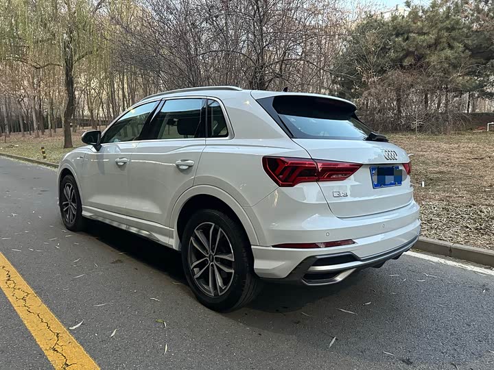 Фото 4 - Audi Q3