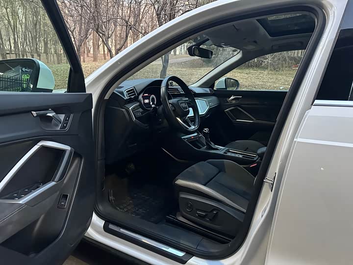 Фото 6 - Audi Q3