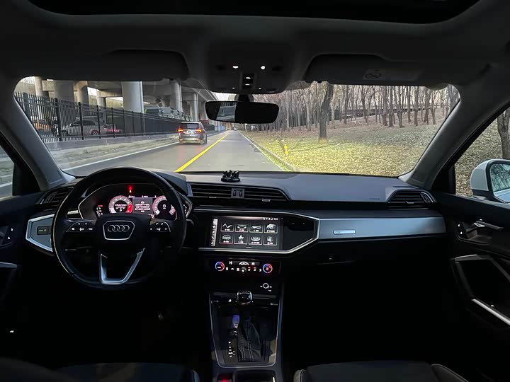 Фото 9 - Audi Q3