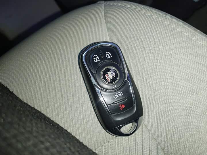 Фото 9 - Buick GL8 ES