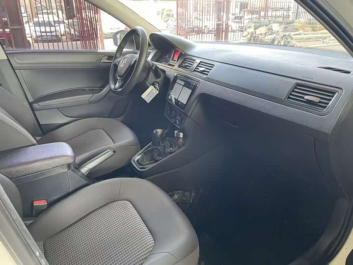 Фото 9 - Volkswagen Santana