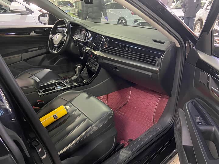 Фото 7 - Volkswagen Passat