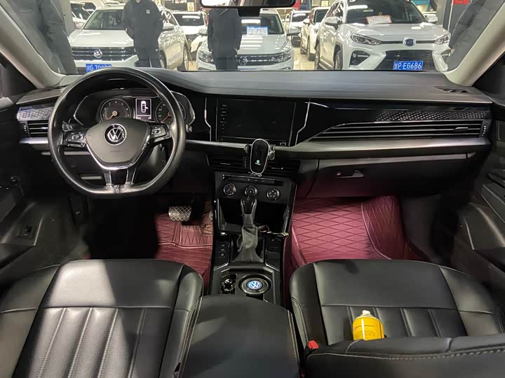 Фото 9 - Volkswagen Passat