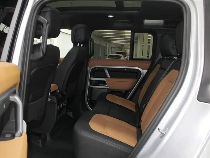 Фото 7 - Land Rover Defender