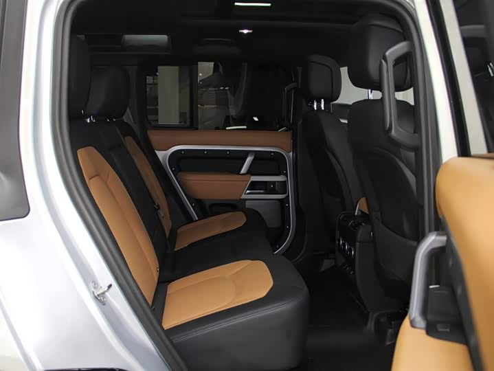 Фото 8 - Land Rover Defender