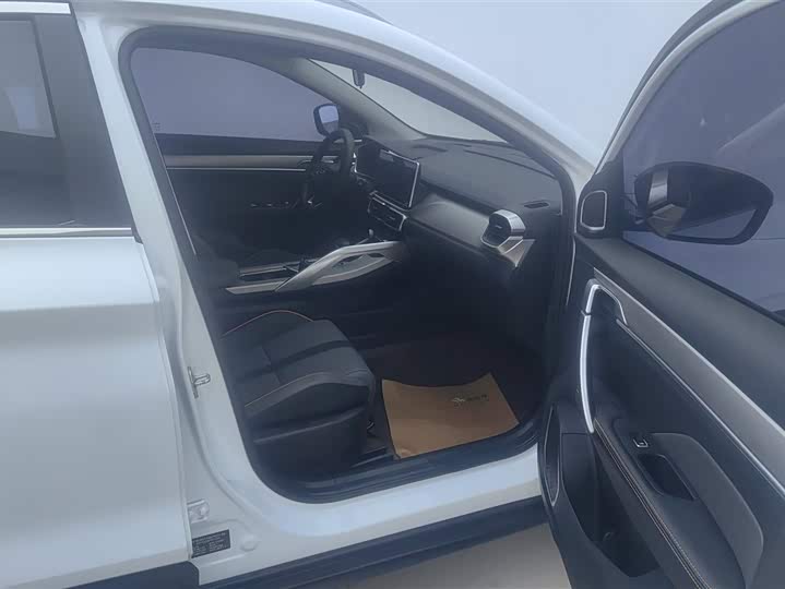 Фото 8 - Geely Coolray