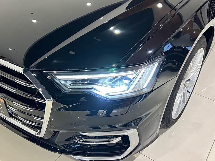 Фото 2 - Audi A6L
