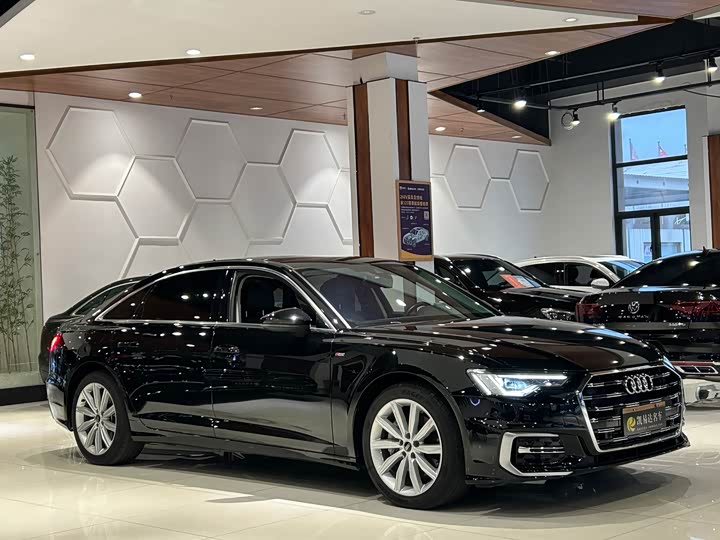 Фото 3 - Audi A6L