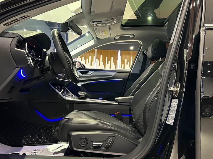 Фото 7 - Audi A6L