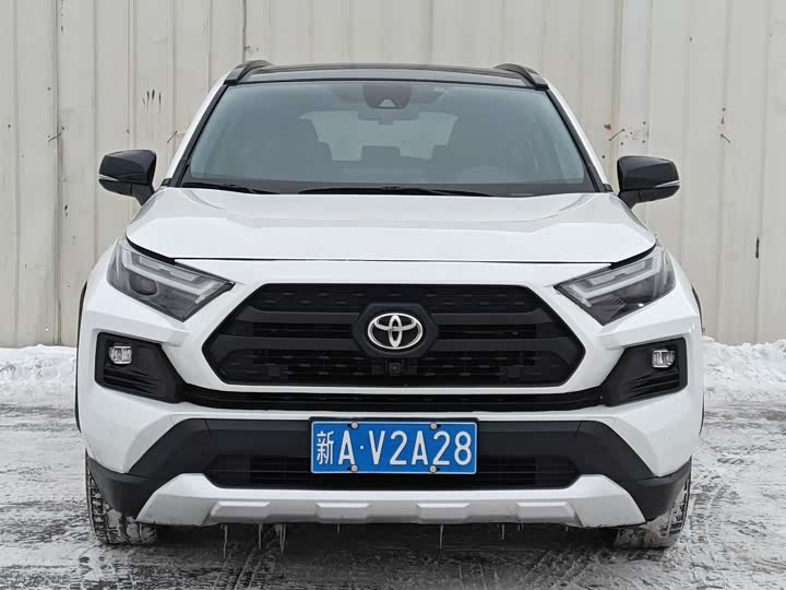 Фото 2 - Toyota RAV4