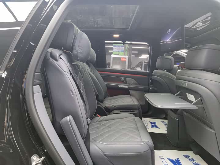 Фото 9 - Nio ES8