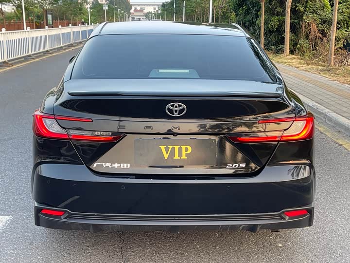 Фото 5 - Toyota Camry