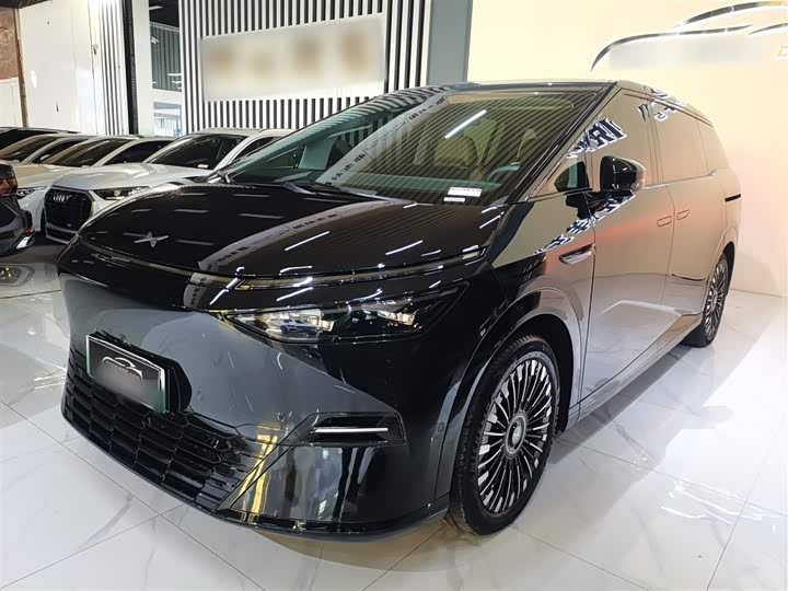 Фото 2 - XPeng X9