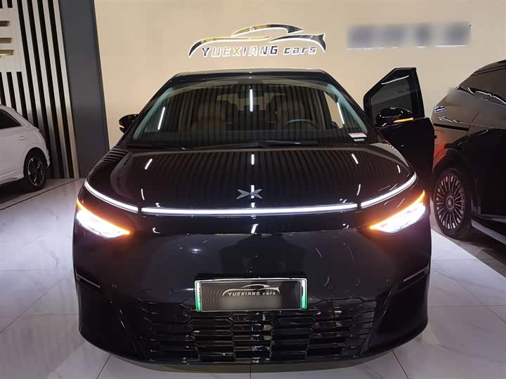 Фото 3 - XPeng X9