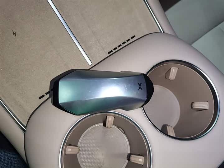 Фото 9 - XPeng X9