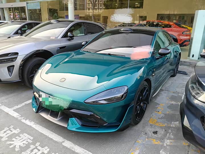 Фото 1 - Xiaomi SU7 Ultra