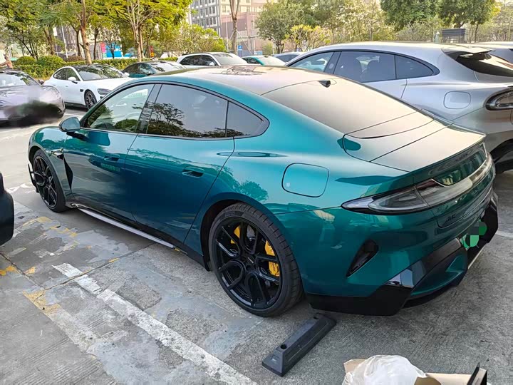 Фото 2 - Xiaomi SU7 Ultra