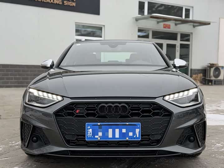 Фото 2 - Audi S4