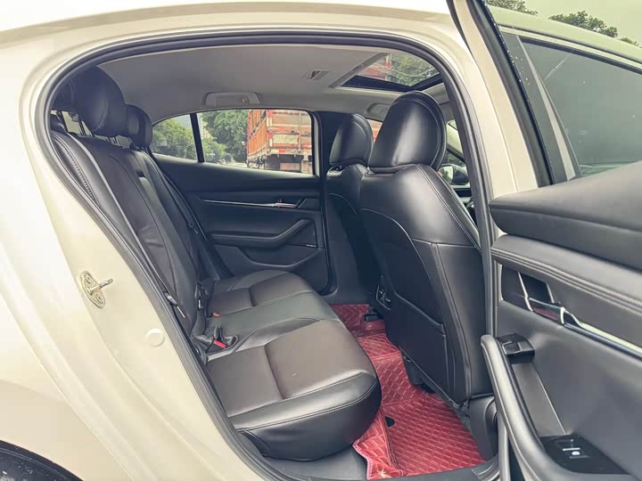 Фото 9 - Mazda 3 (Axela)