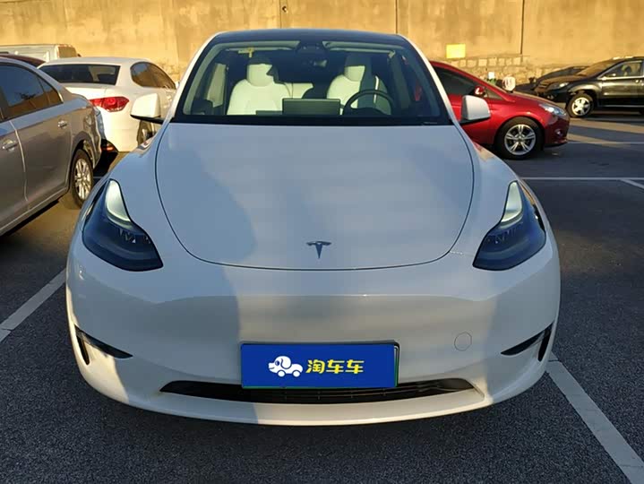 Фото 2 - Tesla Model Y