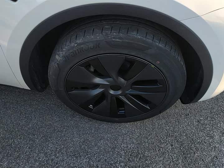 Фото 6 - Tesla Model Y