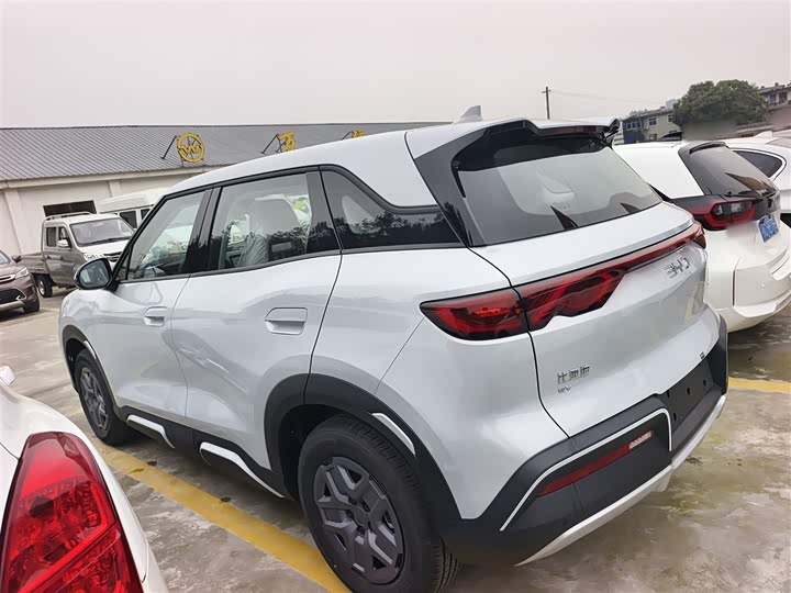 Фото 5 - BYD Yuan Up