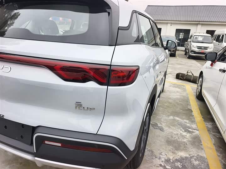 Фото 8 - BYD Yuan Up