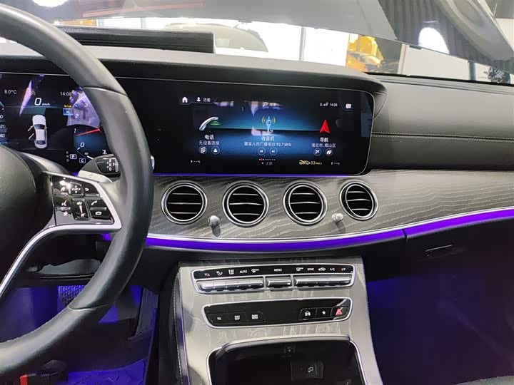 Фото 6 - Mercedes-Benz E-Class