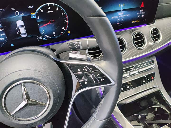 Фото 7 - Mercedes-Benz E-Class