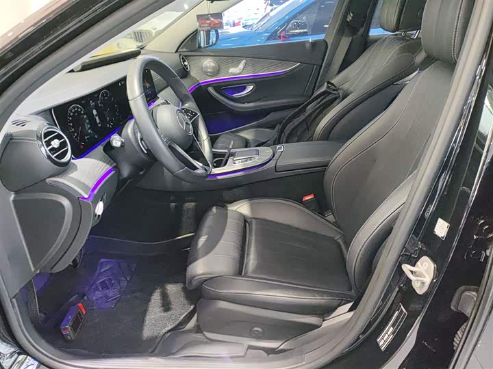 Фото 8 - Mercedes-Benz E-Class