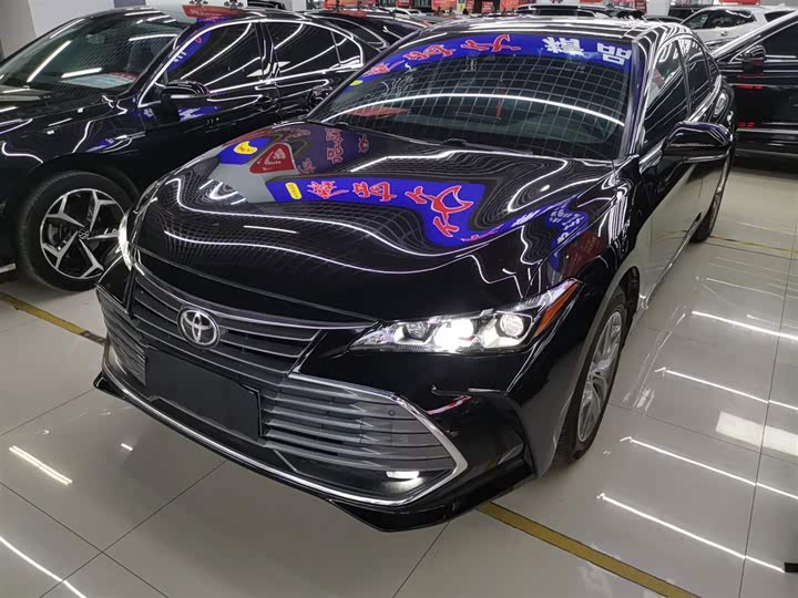 Фото 2 - Toyota Avalon