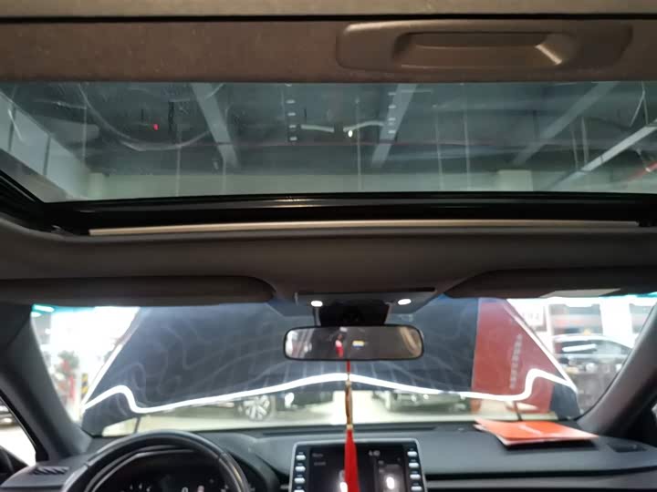 Фото 8 - Toyota Avalon