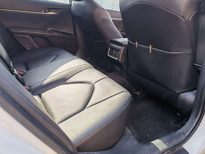 Фото 3 - Toyota Camry