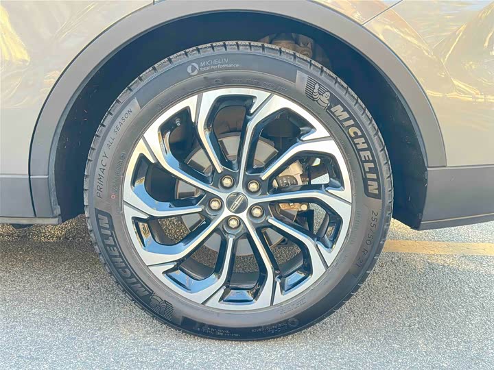 Фото 4 - Lincoln Nautilus