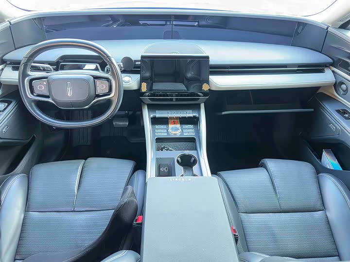 Фото 9 - Lincoln Nautilus