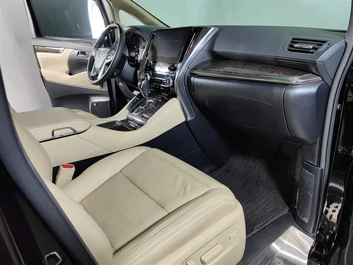 Фото 6 - Toyota Vellfire