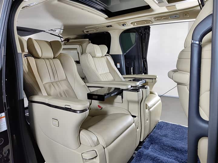 Фото 9 - Toyota Vellfire