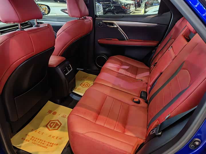 Фото 3 - Lexus RX