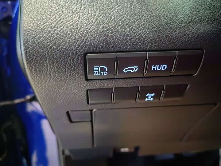 Фото 7 - Lexus RX