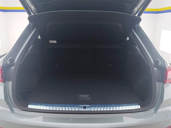 Фото 4 - Audi Q3