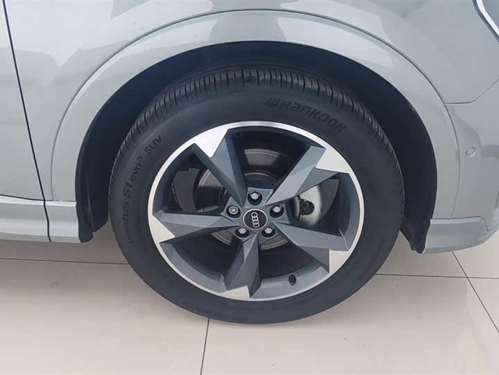 Фото 6 - Audi Q3