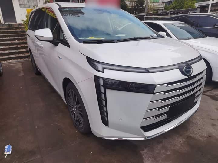 Фото 4 - GAC Trumpchi E8