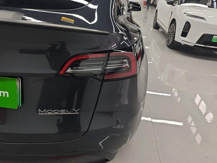 Фото 8 - Tesla Model Y