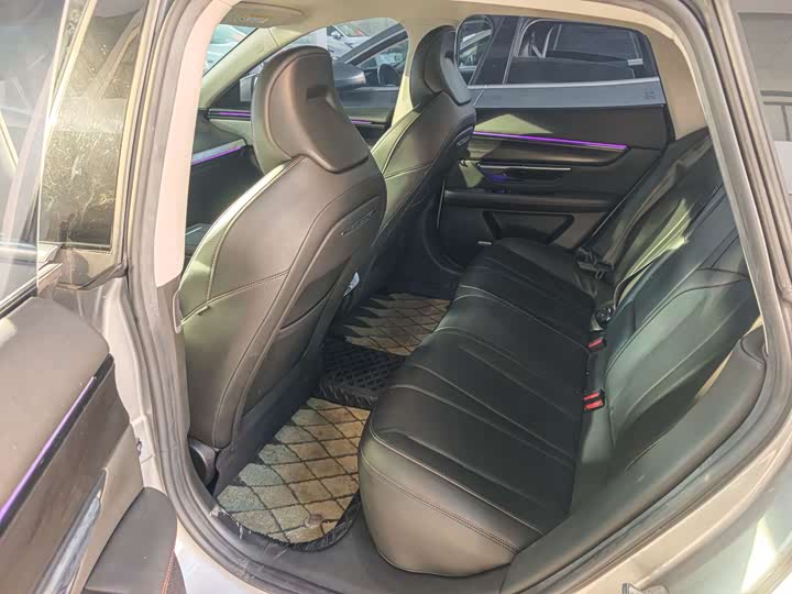 Фото 6 - XPeng P7