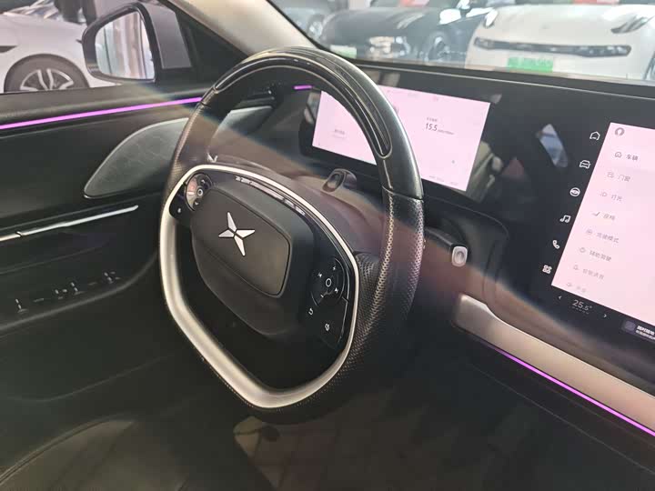 Фото 9 - XPeng P7