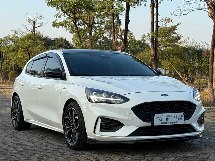 Фото 3 - Ford Focus