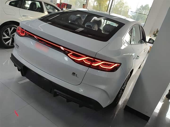 Фото 7 - BYD Qin L