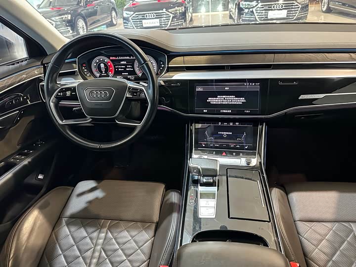 Фото 5 - Audi A8