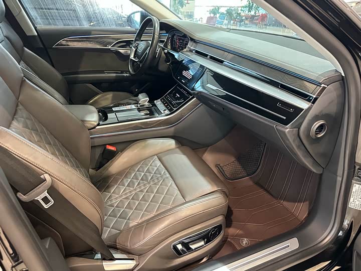 Фото 6 - Audi A8