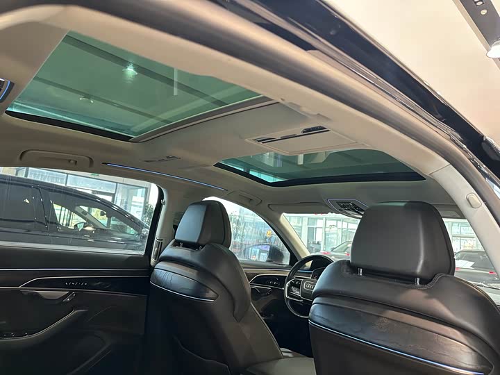 Фото 9 - Audi A8